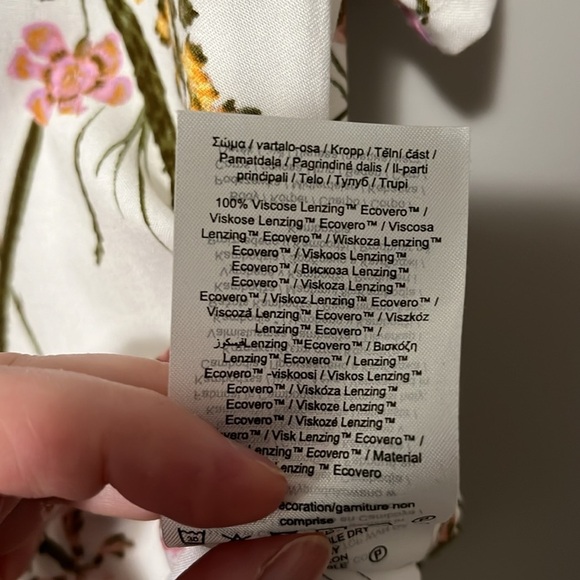 Vero Moda VMeasy Short Sleeve V-Neck Tie Front Top - Picture 13 of 13